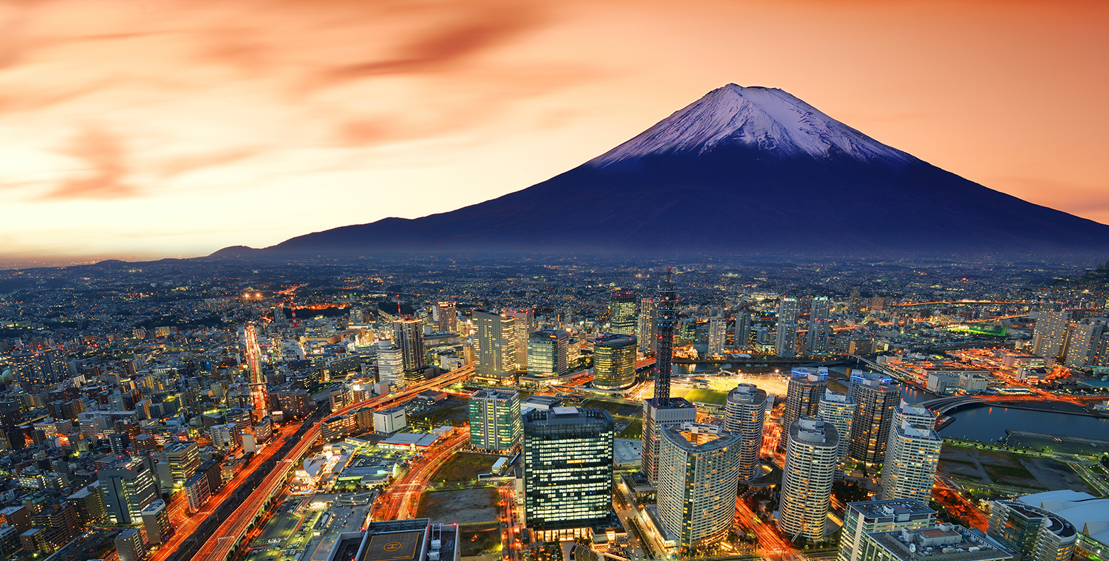 Skyline Tokyo with Mount Fuji in background